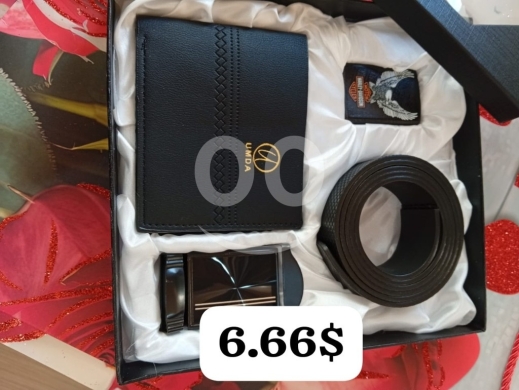 Clothes, Footwear & Accessories in Bhamdoun - A 3-piece set featuring a black leather wallet and a matching belt.