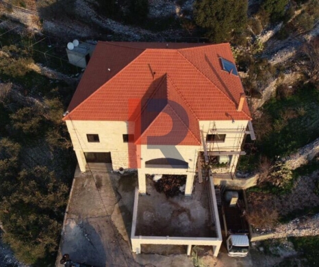 R9-3159 Villa for Sale in Mehmarch – Batroun District