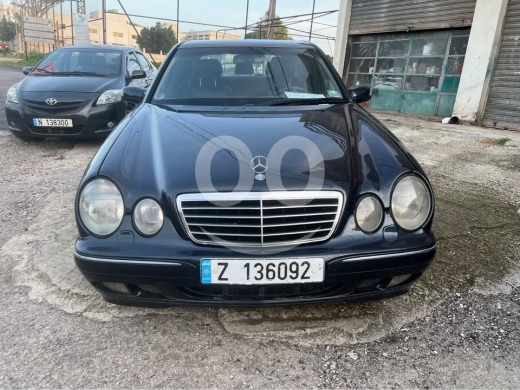 مرسيدس بنز في زراريه - E320 model 2001