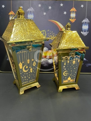 Home & Garden in Beirut City - فانوس رمضان حديد كلاسيكي مع إضاءة وصوت - ديكور رمضاني تقليدي مع موسيقى احتفالية وتصميم أنيق