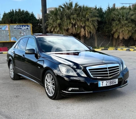 Mercedes-Benz in Tripoli - Mercedes E350 Model 2011