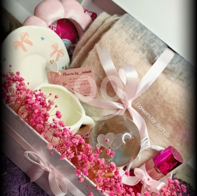 بوكس هدايا عيد الحب المتكامل والأنيق | Elegant Valentine's Day Complete Gift Box — 2
