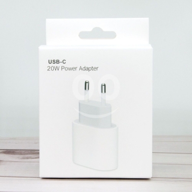 Mobile accessories in Arab el-Jal - رأس شاحن آيفون الأصلي بقوة 20 واط منفذ USB-C للشحن السريع | Original iPhone 20W USB-C Power Adapter