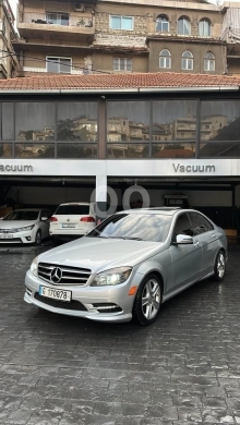 Mercedes-Benz in Zahleh - Mercedes C300 2011