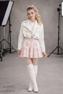 Clothes, Footwear & Accessories in Tripoli - طقم بناتي جاكيت جلد أبيض وتنورة تويد زهرية أنيقة | Elegant Girls White Leather Jacket & Pink Tweed