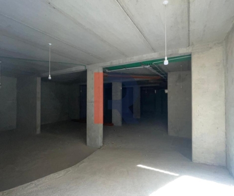 R9-3189 Warehouse for Rent in Nakhleh – Koura (450 m², 4m Height, Main Road) — 3