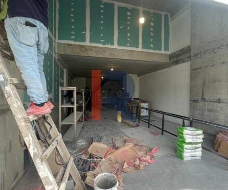 R9-3190 Shop for Rent in Nakhleh – Koura (100 m², 2 Floors, Wide Façade)