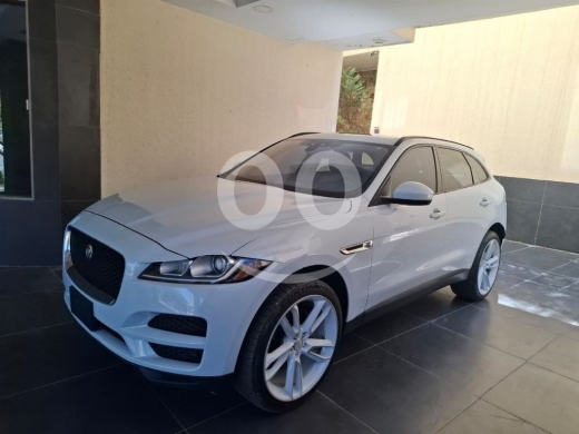Jaguar in Hadeth - جاغوار F-Pace 35T بريميوم ٢٠١٧ بانوراما كارفاكس نظيف | 2017 Jaguar F-Pace Premium V6