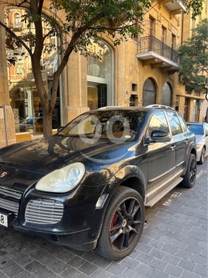 Porsche in Beirut City - Porsche Cayenne Turbo 2003