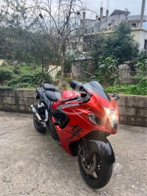 Motorcycles & ATVs in Zouk Mosbeh - Suzuki Hayabusa 1300cc 2008