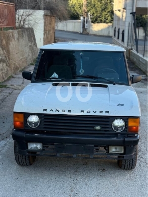 Land Rover in Kab Elias - Range Rover 1991