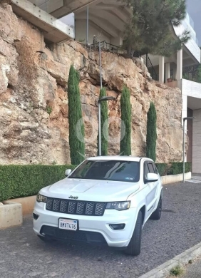 Jeep in Beirut City - GRAND CHEROKEE 2017