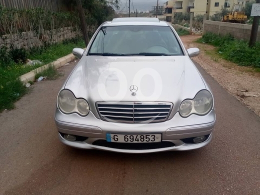 Mercedes-Benz in Tripoli - Mercedes C230 2005