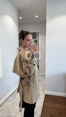 Vêtements, chaussures et accessoires dans Daria - فستان ميدي أنيق بكسرات جانبية وألوان متعددة | Elegant Ruched Midi Dress with Long Sleeves
