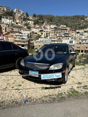 Mercedes-Benz in Aramoun - مرسيدس بنز سي كلاس سوداء - حالة ممتازة بمواصفات لبنانية | Black Mercedes-Benz C-Class