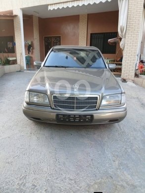 Mercedes-Benz in Sarafande - Mercedes Benz C 220 Model 93