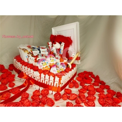 بوكس كندر هدايا عيد الحب - بوكس الشوكولاتة والورد | Kinder Chocolate Valentine’s Day Gift… — 3