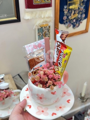 أطقم هدايا ماغ أنيقة مع مكياج وشوكولاتة | Elegant Gift Mug Sets with Makeup & Chocolate — 5