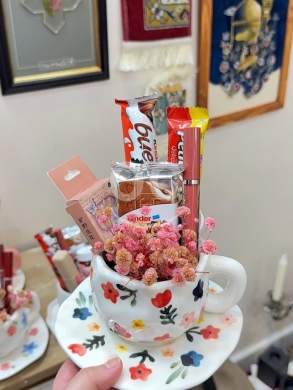 أطقم هدايا ماغ أنيقة مع مكياج وشوكولاتة | Elegant Gift Mug Sets with Makeup & Chocolate — 9