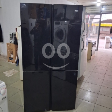 Kitchen appliances in Bourj el Barajneh - براد بيكو انفرتر أسود شبه جديد مع كفالة سنة | Black Beko Inverter Refrigerator Like New