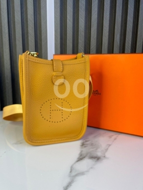 Vêtements, chaussures et accessoires dans Ain Ebel - Herm&egrave;s Mini Crossbody Bag