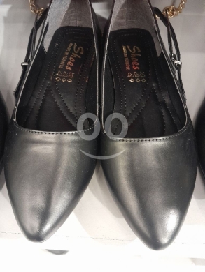 حذاء نسائي أسود كلاسيكي رسمي بإبزيم ذهبي | Classic Black Formal Women’s Shoes with Gold B… — 3