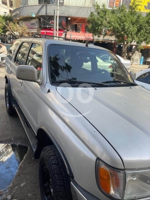 Toyota dans Beyrouth - Toyota forerunner 1999