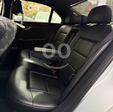 مرسيدس E350 موديل 2010 نظافة ممتازة | 2010 Mercedes-Benz E350 Luxury Sedan — 6