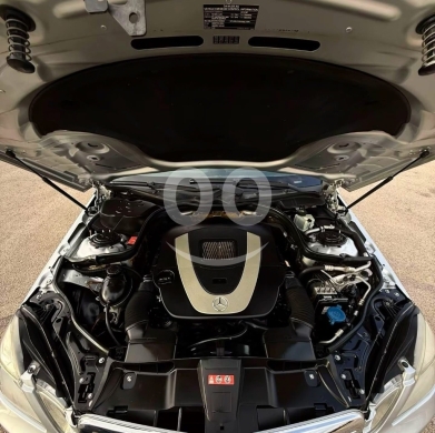 مرسيدس E350 موديل 2010 نظافة ممتازة | 2010 Mercedes-Benz E350 Luxury Sedan — 4