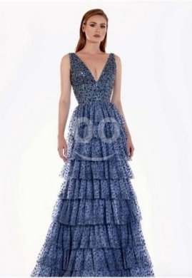 Vêtements, chaussures et accessoires dans Tripoli - فستان سهرة أزرق فاخر بطبقات متعددة وتطريز لامع | Elegant Ruffled Blue Evening Gown