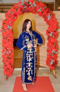 Clothes, Footwear & Accessories in Tripoli - قفطان ملكي من المخمل الأزرق الفاخر بتطريزات يدوية ملونة | Royal Blue Velvet Kaftan with Intricate Ha