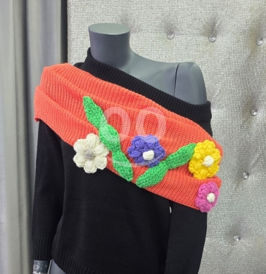 Vêtements, chaussures et accessoires dans Tripoli - شال "كروشيه" برتقالي مزين بزهور ملونة ثلاثية الأبعاد | Vibrant Orange Crochet Shawl with 3D Floral A