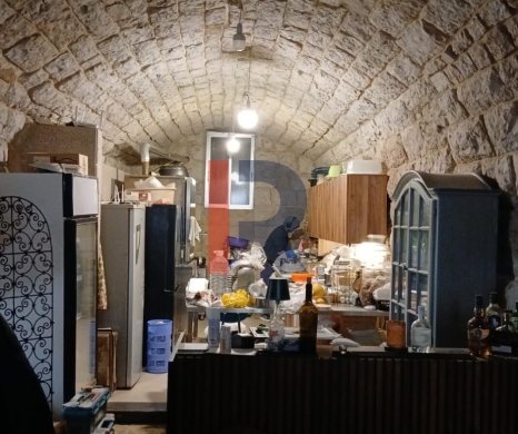 R9-3216 Old Lebanese House for Sale in Metn – Mar Elias Street