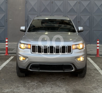 Jeep in Zahleh - جيب شيروكي 2018 بحالة ممتازة - رادار وشاشة كبيرة | 2018 Jeep Cherokee - High Spec & Radar
