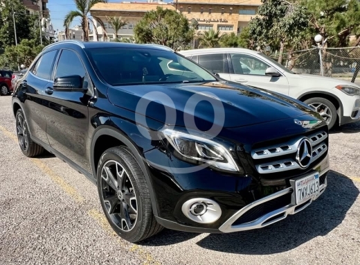 مرسيدس بنز في مدينة بيروت - Mercedes GLA 250 2018