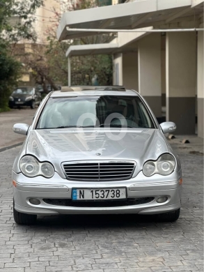 Mercedes-Benz dans Beyrouth - C230 2004