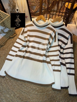 Clothes, Footwear & Accessories in Loussiya - بلوزة صوف ناعمة ألوان متعددة مقاس موحد | Soft Woolen Sweater Multi-Colors Free Size