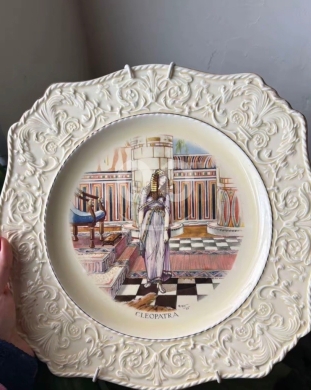 Antiques & Collectibles in Al Dahye - Classic antique
