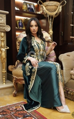 قفطان مخمل ملكي مطرز باللون الزيتي | Elegant Embroidered Green Velvet Kaftan Dress — 2