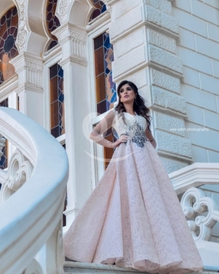 Clothes, Footwear & Accessories in Tripoli - فستان سهرة ملكي راقٍ للإيجار | Elegant Royal Evening Gown for Rent