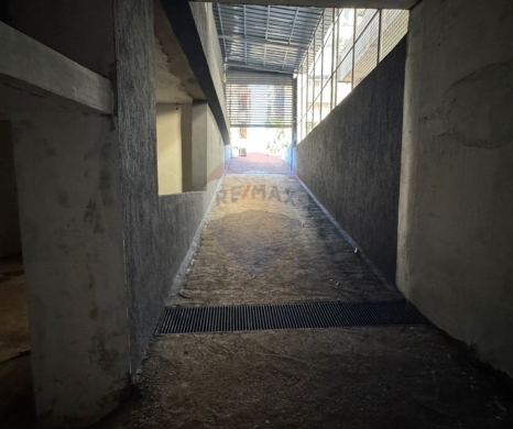 Commercials for sale in Condor - R9-3236 Warehouse for Sale in Condor Street Tripoli - 650 m²مستودع للبيع في شارع كوندور طرابلس - 650 متر مربع