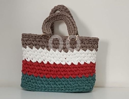 Vêtements, chaussures et accessoires dans Tripoli - حقيبة يد كروشيه يدوية الصنع بألوان مميزة | Handmade Crochet Handbag in Unique Colors