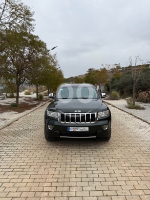 Jeep in Beirut City - Grand cherokee 2011