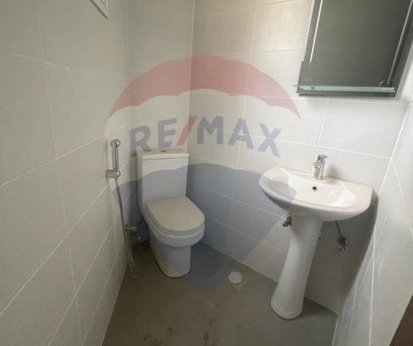 Commercials for rent dans Al Bahsas - R9-3238 Office for Rent in Bahsas Tripoli - 100 m²مكتب للإيجار في البحصاص طرابلس - 100 متر مربع