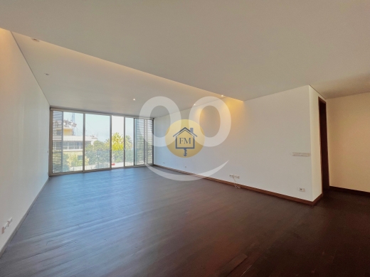 Apartments for rent in Minet el-Hosn - 2 Bedroom Apartment with Sea View in Downtown