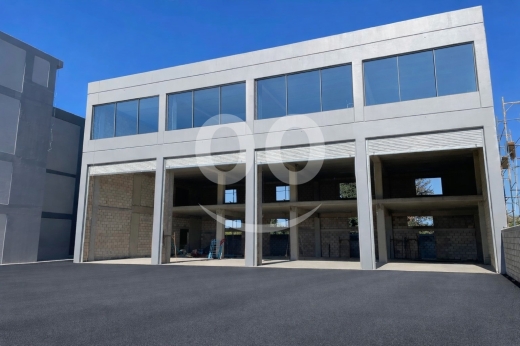 Commercials for rent dans Saïda - Commercial Warehouse for Rent