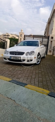 Mercedes-Benz dans Tripoli - Mercedes E350 model 2008