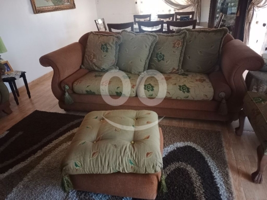 Other home furniture in Choueifat - طقم غرفة جلوس خشب زان فخمة بحالة ممتازة | Luxury Beech Wood Living Room Set