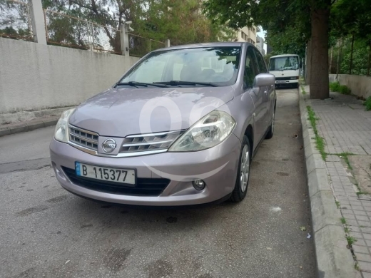 Nissan dans Beyrouth - Nissan Tida 2010