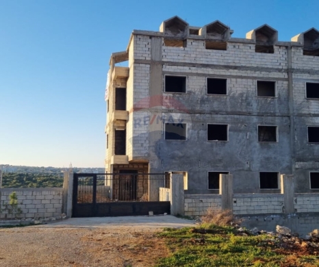 Lands for sale dans Nakhleh - R9-3265 Full Building with Land for Sale in Nakhleh Koura مبنى كامل مع أرض للبيع في النخلة الكورة